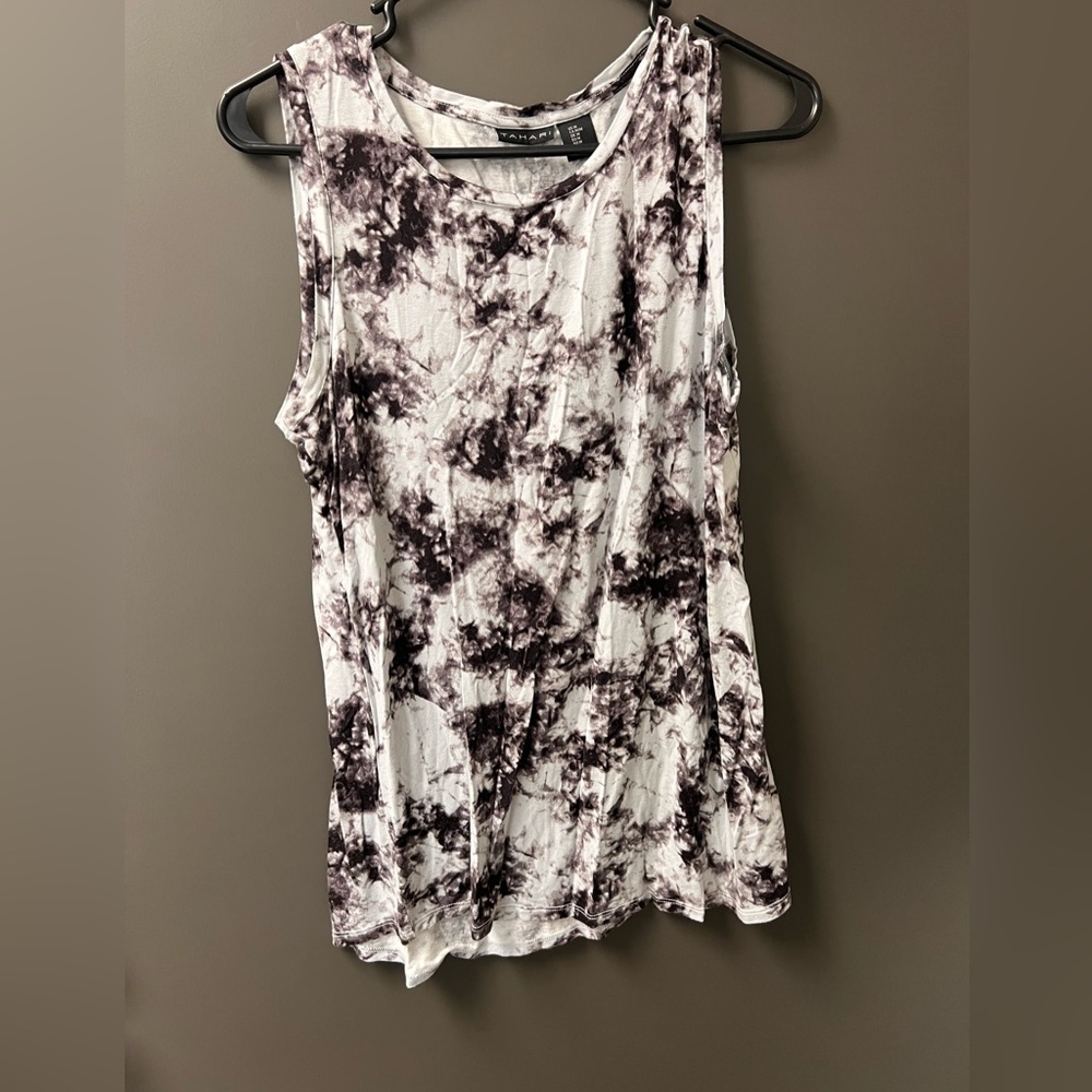 Tahari tank